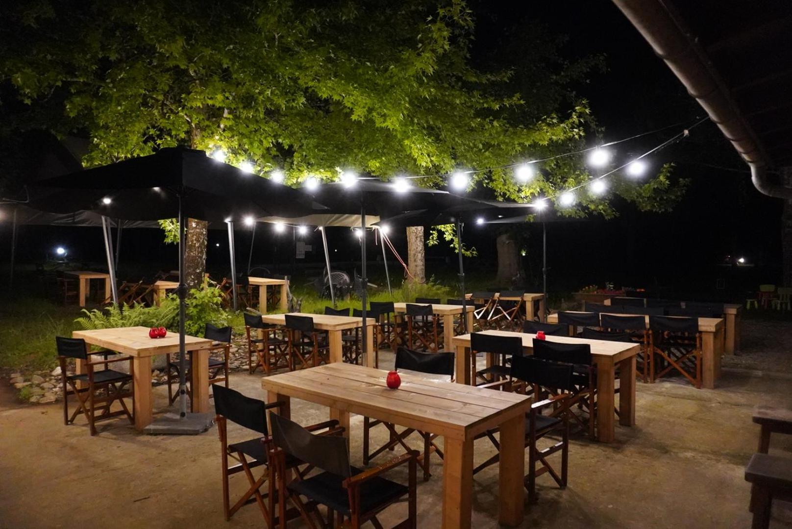 Camping Pittoresque Saint-Parthem ภายนอก รูปภาพ