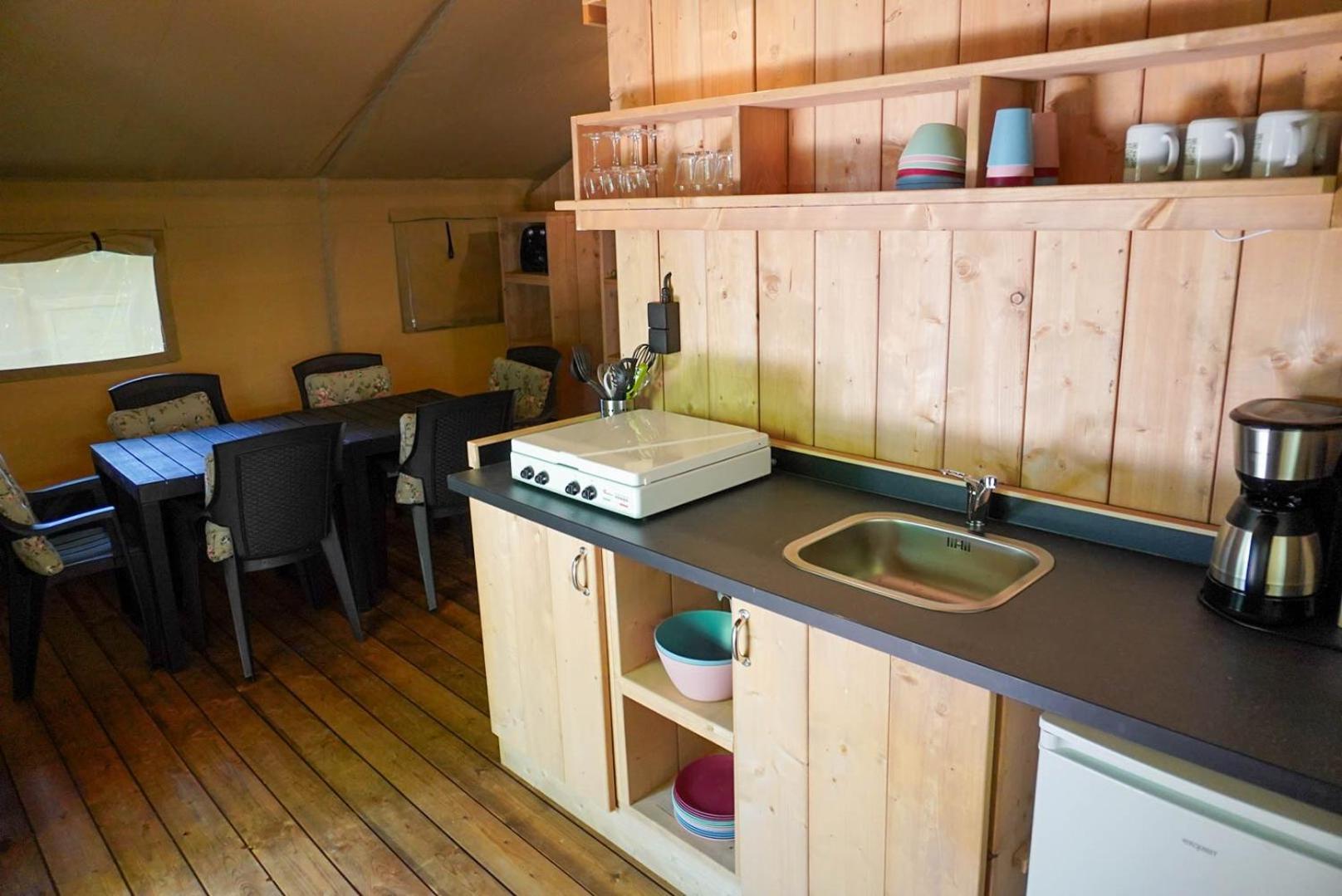 Camping Pittoresque Saint-Parthem ห้อง รูปภาพ