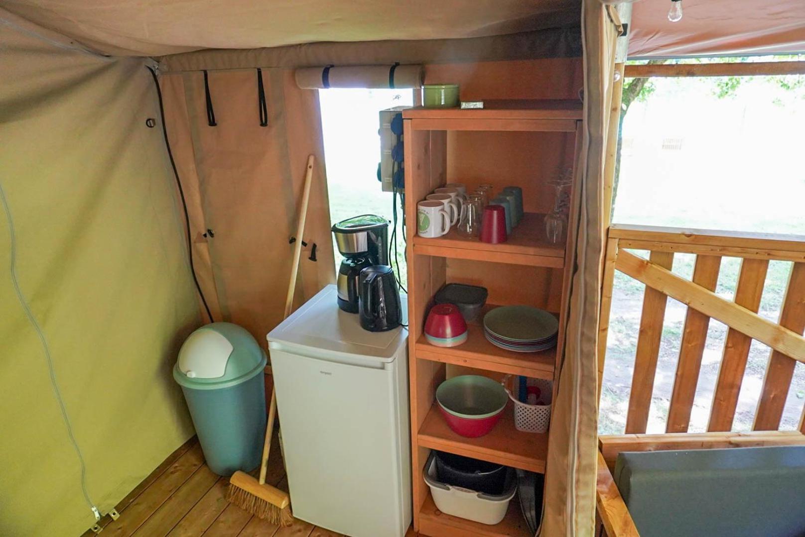 Camping Pittoresque Saint-Parthem ห้อง รูปภาพ