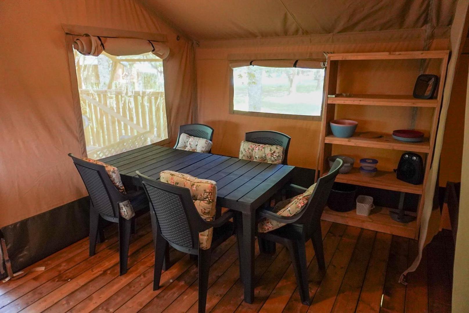 Camping Pittoresque Saint-Parthem ห้อง รูปภาพ