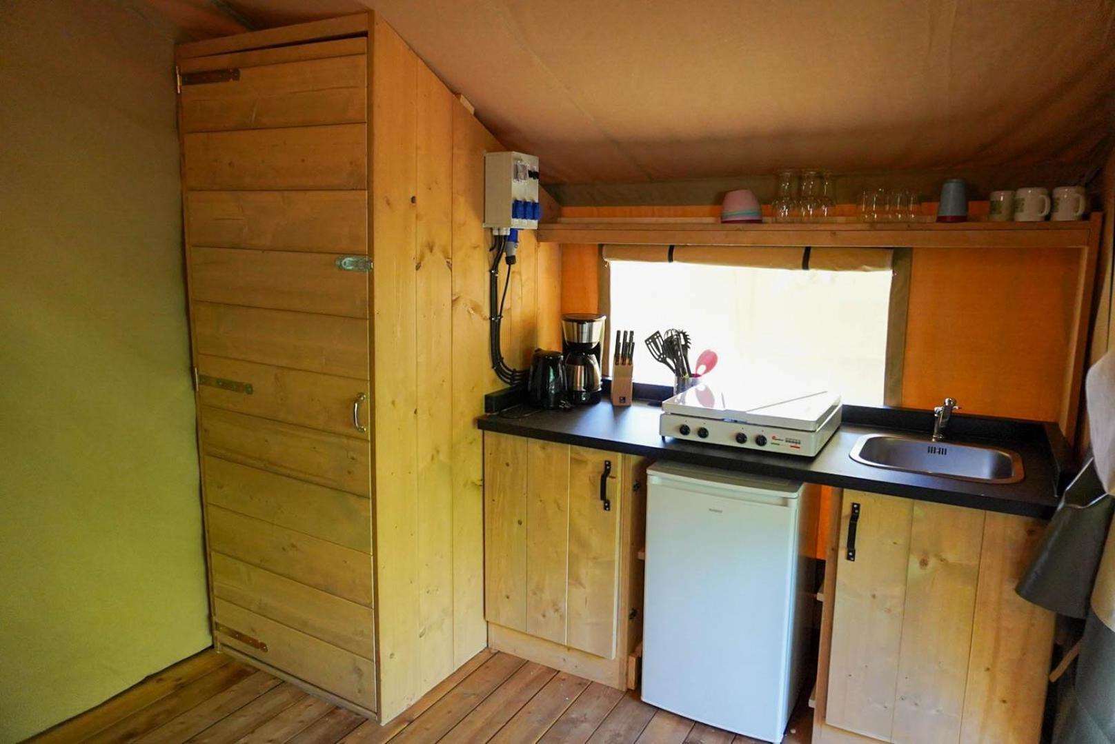 Camping Pittoresque Saint-Parthem ห้อง รูปภาพ