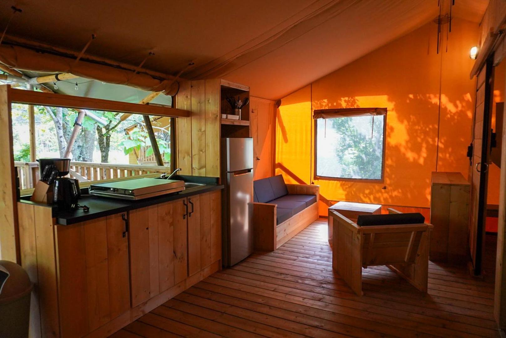 Camping Pittoresque Saint-Parthem ห้อง รูปภาพ