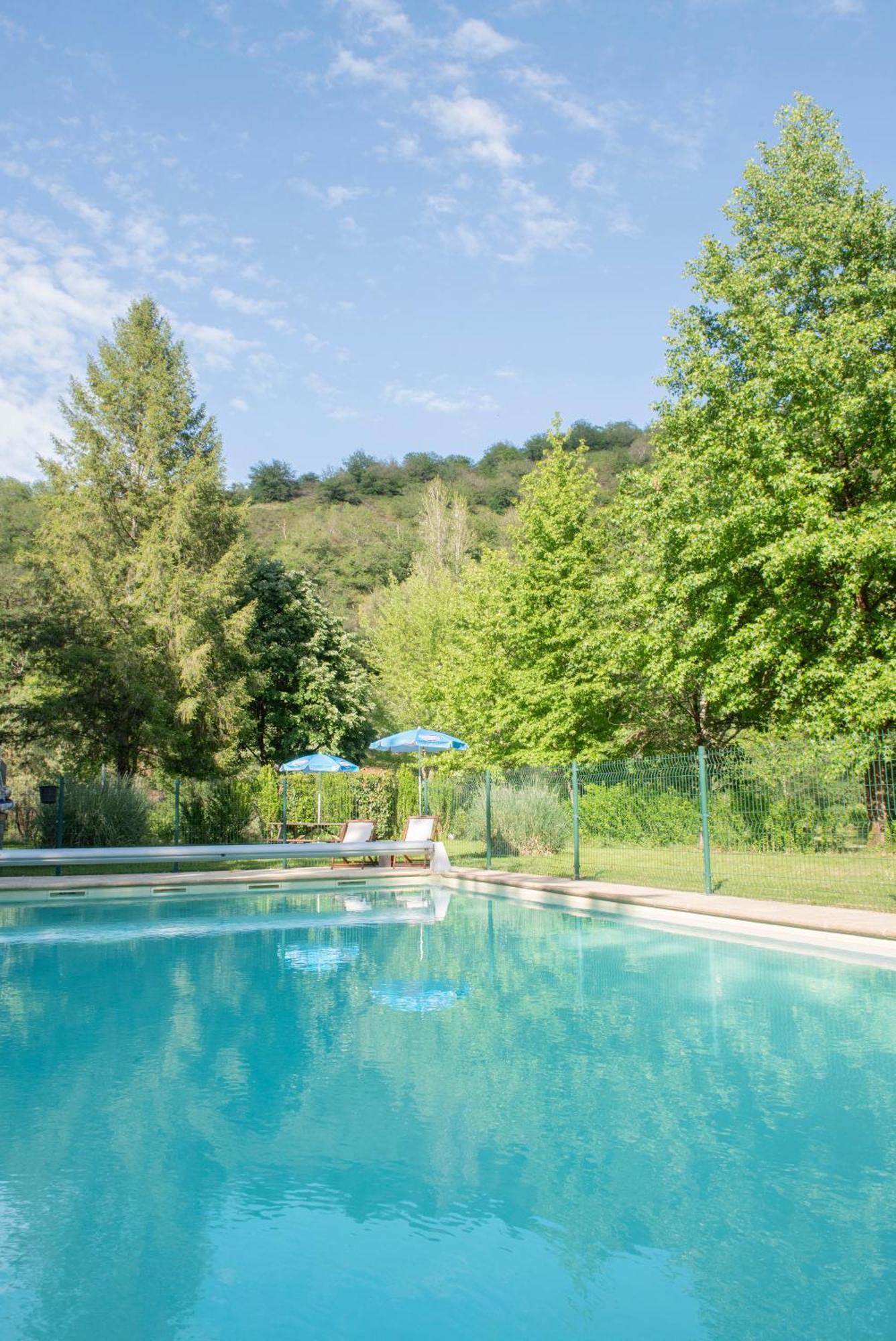 Camping Pittoresque Saint-Parthem ภายนอก รูปภาพ