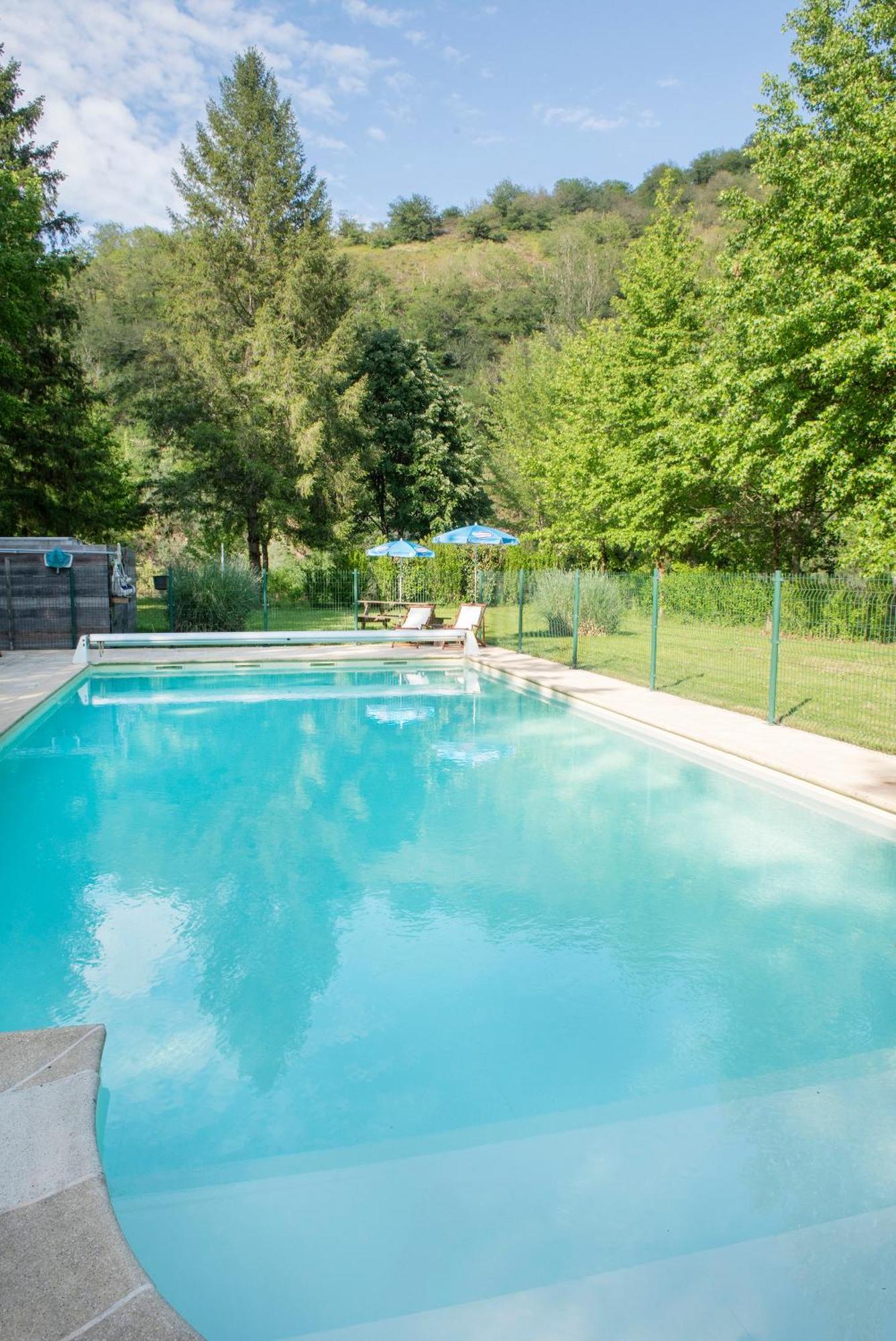 Camping Pittoresque Saint-Parthem ภายนอก รูปภาพ