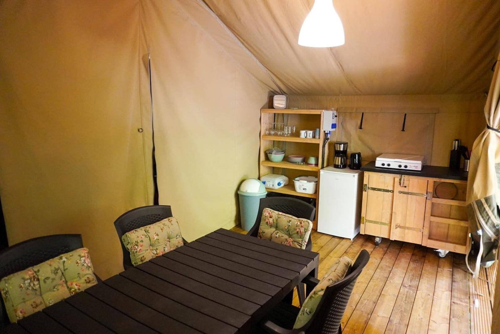 Camping Pittoresque Saint-Parthem ห้อง รูปภาพ
