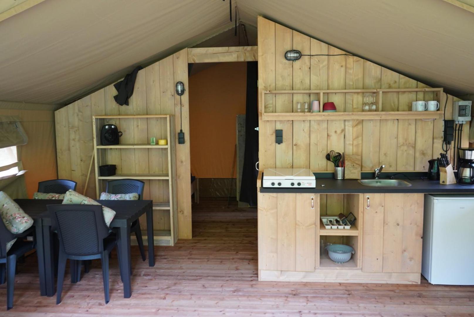 Camping Pittoresque Saint-Parthem ห้อง รูปภาพ
